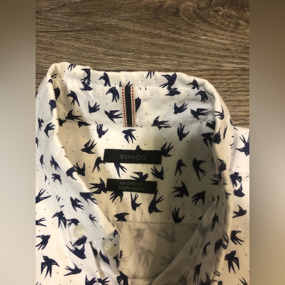 Medium RW&CO long sleeve button up casual shirt. White with eagle designs - Picture 2 of 2